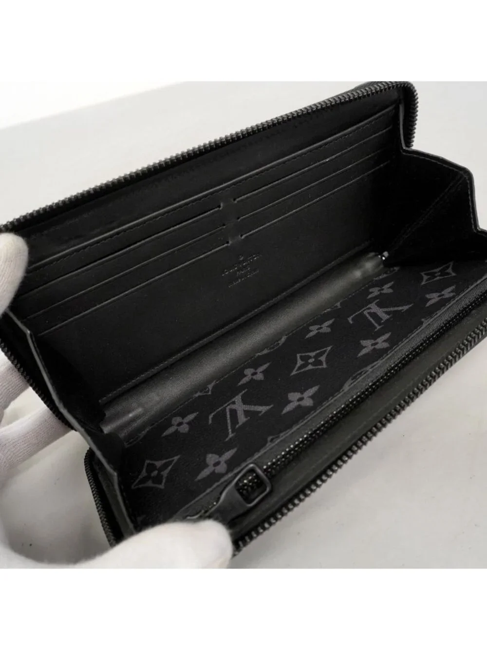 Louis Vuitton Wallet Monogram Eclipse zippy Black